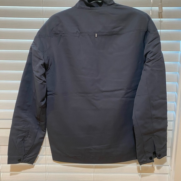 Oakley Men's Essential Jacket - NWT - Picture 10 of 10